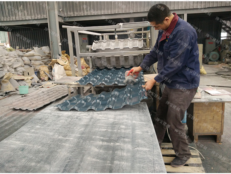 合成樹(shù)脂瓦生產(chǎn)線