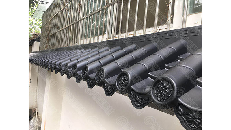 雙流賈老板采購樹脂瓦廠家的圍墻【塑料一體仿古屋檐瓦】案例