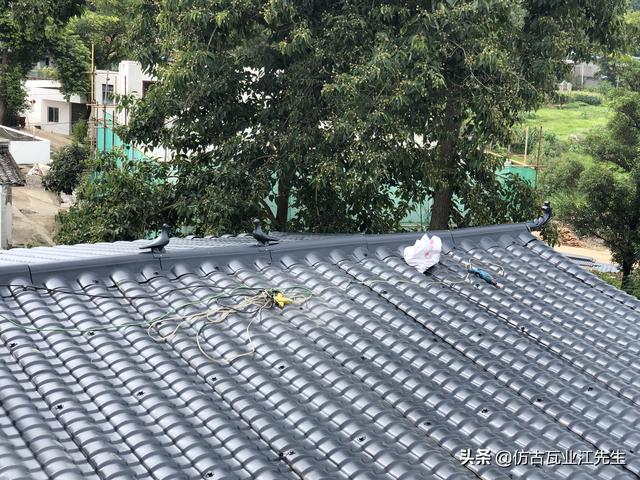 樹(shù)脂瓦小青瓦，農(nóng)村老房子換瓦的***優(yōu)選擇