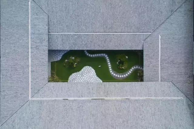 青瓦灰墻，高瓴飛檐，處處消磨時光