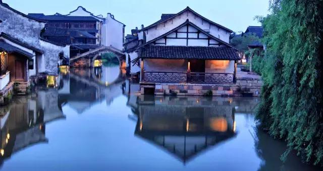 青瓦灰墻，高瓴飛檐，處處消磨時光