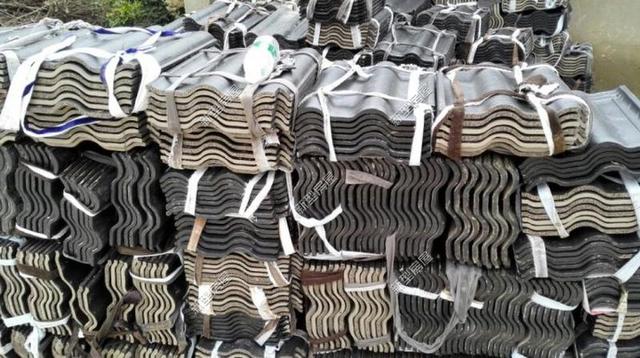 30元一平的樹脂瓦省錢又耐用？網(wǎng)友：吃飽沒事干，用一年就得換