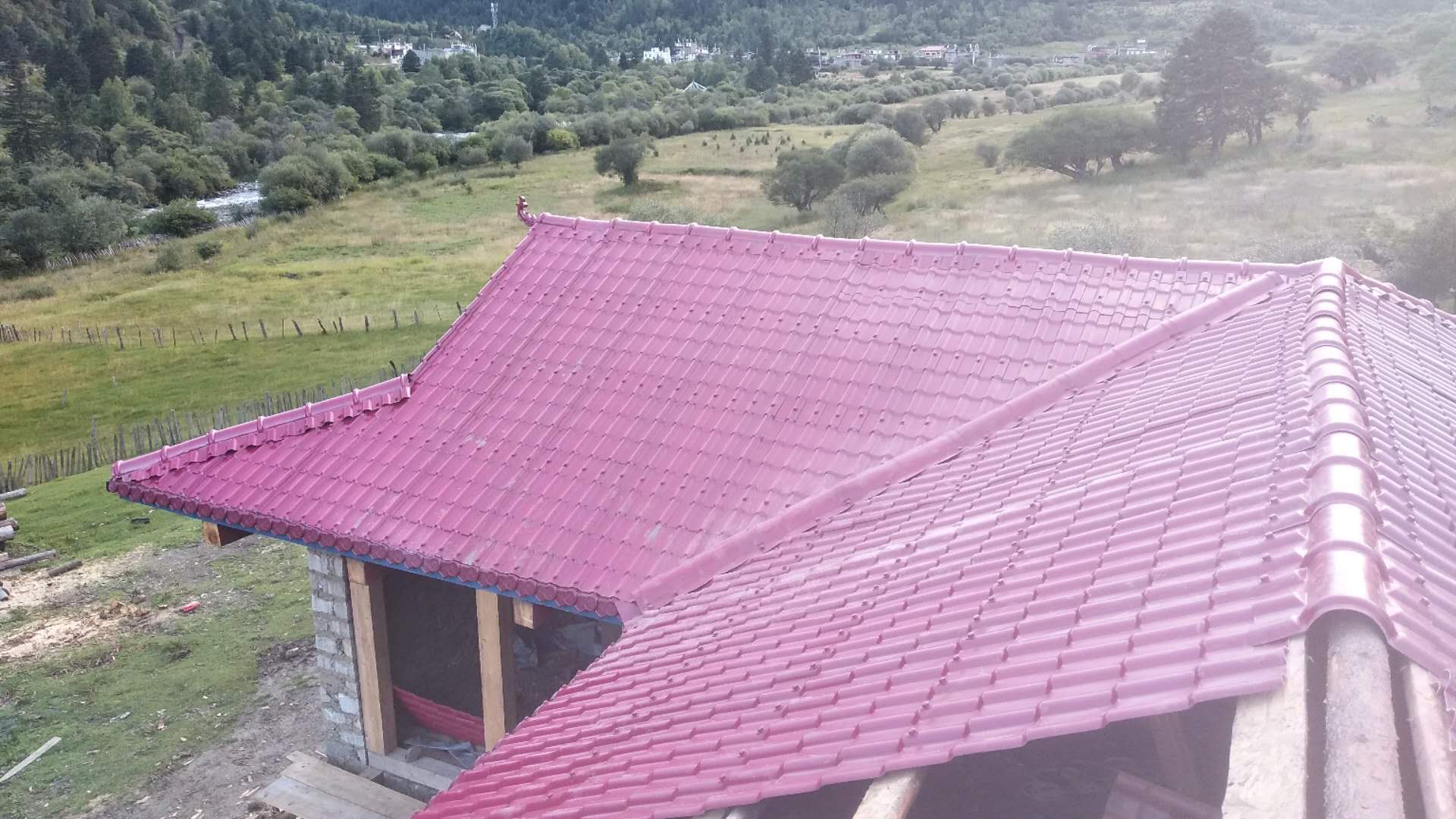 150平方米合成樹(shù)脂瓦需要多少錢(qián)?2020年最新報(bào)價(jià)