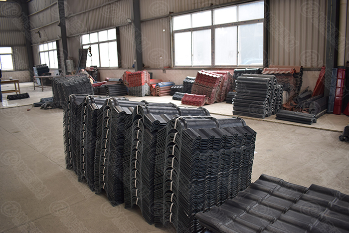 坤寶合成樹脂瓦正脊生產(chǎn)車間