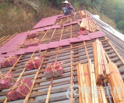 農(nóng)村屋頂蓋琉璃瓦的坡度多少？多少錢一塊？安裝步驟是什么？